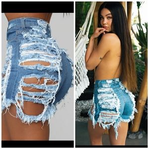 Distressed Bermuda short